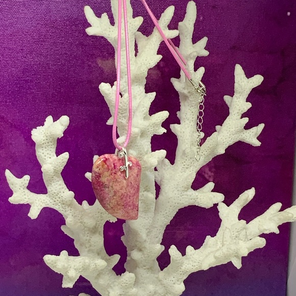 Handcrafted Peach Nipomo Coral Fossil Heart Agate Necklace on Waxed Cotton Cord - Picture 4 of 9